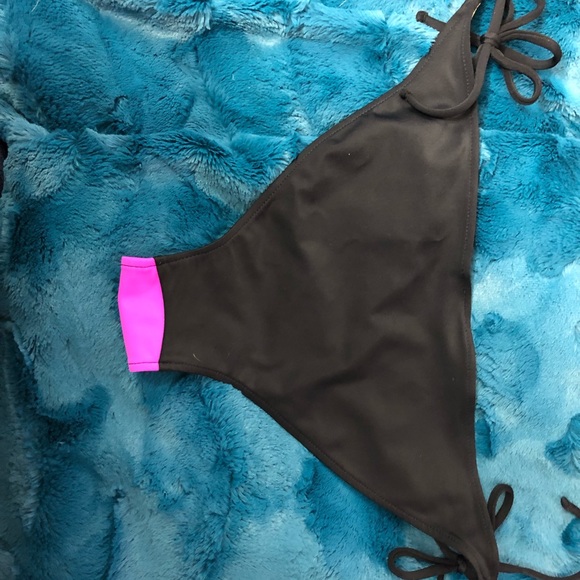 Fox bathing suit bottoms. - Picture 2 of 3